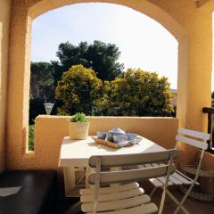 Saint Cyprien - T2 avec Balcon, Climatisation et Parking à 2 Pas du Port - FR-1-309-305