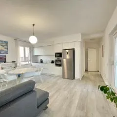 Ida Palace, new deluxe seafront apartment