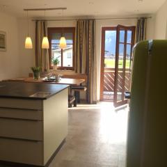 Helle, freundliche Wohnung mit Bergblick