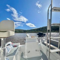 Houseboats - Living The Breede - Valid Skippers License compulsory