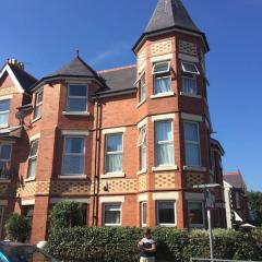 Turret Corner, Colwyn Bay, 5min walk to sandy beach