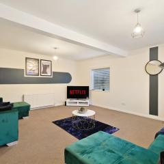 Stylish Abode with Games Room - Sleeps 15