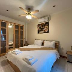 Resort 2-3BR Huge Pool, BBQ, 300m-Beach, 8 mins to Walking Street