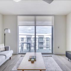 Little Havana 1br w pool gym near restaurants MIA-50