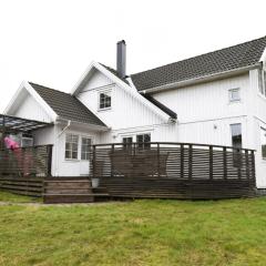 Lovely holiday home in Gothenburg near the sea