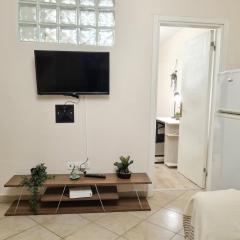 Downtown Boulevard apartment with a cute balcony!