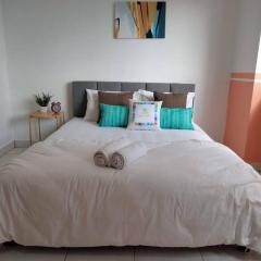 Homey 3BR 4-7Pax Damansara Perdana near IKEA