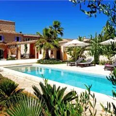 CASA 3 LEONES - Stadthaus im Fincastil mit Longpool, Patio, Garten