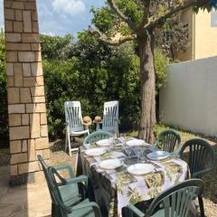 Rez de jardin lumineux à 100m de la mer