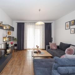 Spacious and modern app with big terrace (4+2 persons)