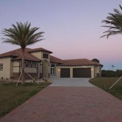 Luxury Spanish-style vacation home!