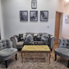 Cheerful 4 bedroom close to Uclan, Preston City Center