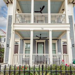 Patio Porches and Parking - 2 Blocks to King