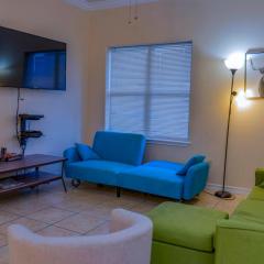 Clean Pool Walk to Beach - Pet Ok - Ground Floor