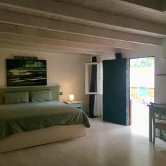 spazioso e incantevole, funzionale, Wi-Fi, AC, patio, piscina condivisa