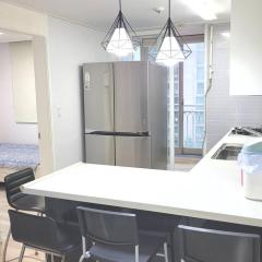 Yeongtong Family House