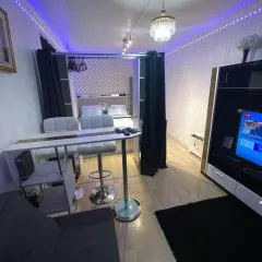 Jolie petite maison avec un grand jardin