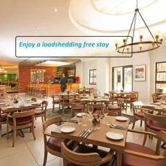 Hollow on the Square City Hotel