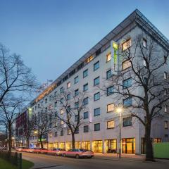 ホリデイ イン エクスプレス ベルリン シティ センター（Holiday Inn Express Berlin City Centre, an IHG Hotel）