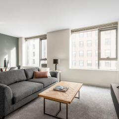 Loop 1BR w Gym Pool nr Financial District CHI-219