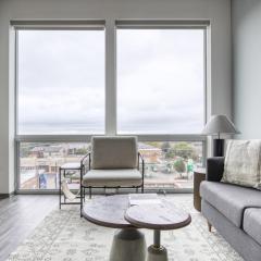 Logan Sq 1BR w Roof Gym 1 block to L CHI-479