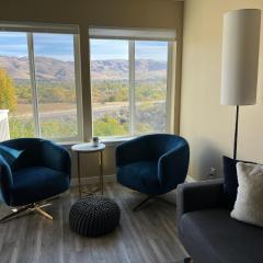 Mountain View Memories Gorgeous Views! 2 Story Pristine Condo Close to Foothills, Trails, Table Rock, Greenbelt, Bown Crossing and Barber Park in SE Boise