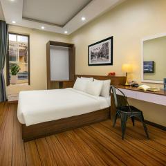 Queen Cafe Hotel & Pub