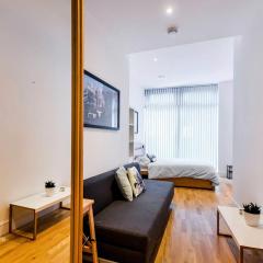 Fully Equipped Studio in Greenwich - 1 min to Station