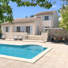 Awesome Home In Thzan-ls-bziers With 5 Bedrooms, Wifi And Outdoor Swimming Pool