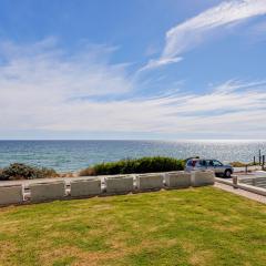 Henley Beachfront Luxury Home With Private Pool, Spa And Sauna!