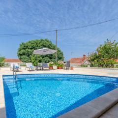 Apartments Villa LA