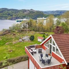 Gorgeous Apartment In Lyngdal With Kitchen