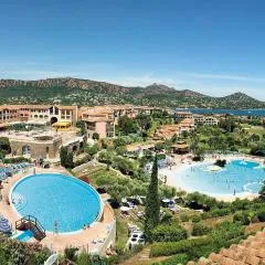 Agay Cap Esterel, le village Belvédère T2 climatisé Rez-de-Jardin, Vue Mer, Piscine et Parking inclus