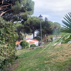 La Casita de Noe con vista al Pantano de San Juan