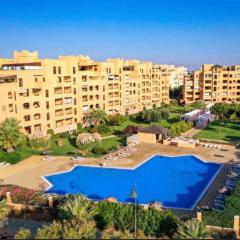 Apartment on The Beach Front with Free Fibre Internet and Air Conditioning