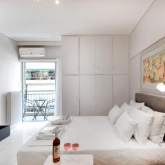 Modern Studio opposite the Areios Pagos court.