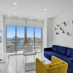 Modern Penthouse condo with 2 story private terrace