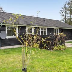 Holiday Home Christina - 300m to the inlet in NE Jutland by Interhome