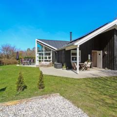 Holiday Home Arold - 800m from the sea in Djursland and Mols by Interhome