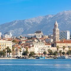 Apartment in Split with sea view, balcony, air conditioning, WiFi 5141-1