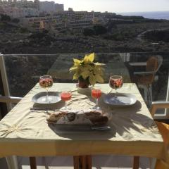 Sunny apartment in Tenerife South max 4 pers