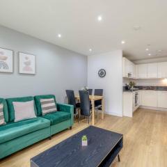 2 BED AT SLOUGH STATION & PARKING - LONDON IN 20 MINS