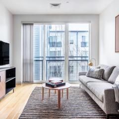 S Boston studio w Gym WD by Seaport on D BOS-351