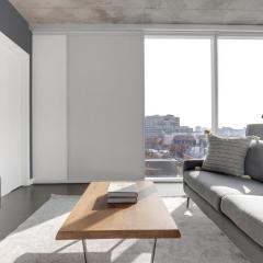 Near North 2BR w Roof Gym nr Red Line CHI-580