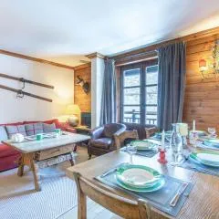 Élégant Appartement 3 Pièces au Cœur de Val-d'Isère, à Deux Pas des Pistes - FR-1-694-244