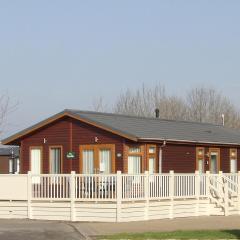 Ryedale Lodge with Hot Tub