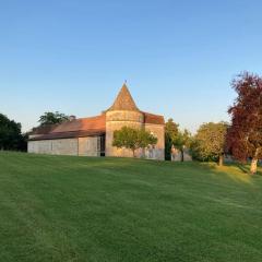 Château de caractère avec piscine au cœur du Périgord vert