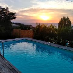 One bedroom house with sea view shared pool and enclosed garden at Montelabbate