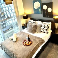 Superior Hub MK City apartment- with Free Underground Parking, Fast Wi-Fi, Smart TV with Netflix, Disney Plus & Prime!