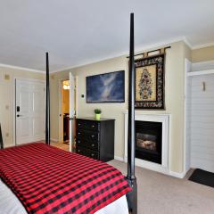 The Birch Ridge- Family Room #6 - Queen Bunkbed Suite in Killington, Vermont Hotel Room